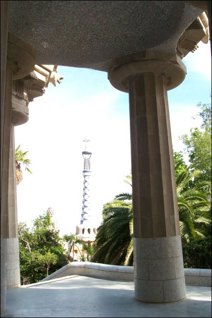 may_15_parc_guell_columns
